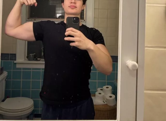 20 dom; subs I like saving weak biceps to my phone to motivate me in the gym come add to my collection samharris2817 by Acrobatic-Health5154