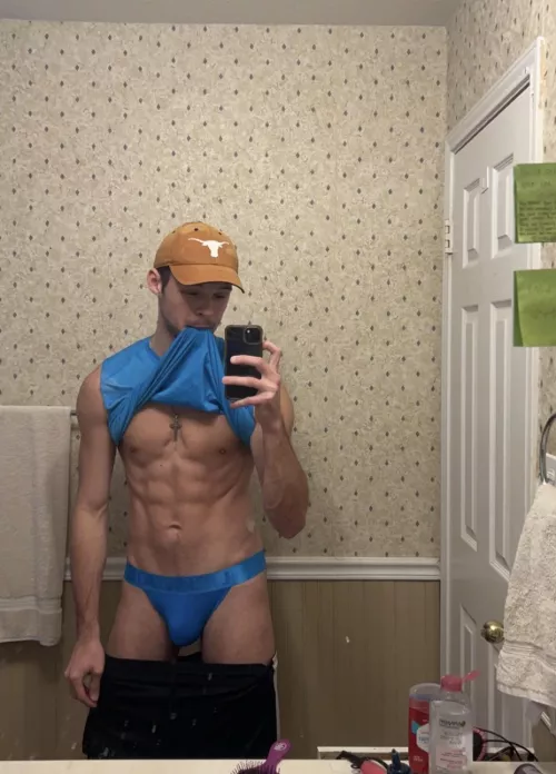 24 Hmu to see the back;) by Dpicsx2