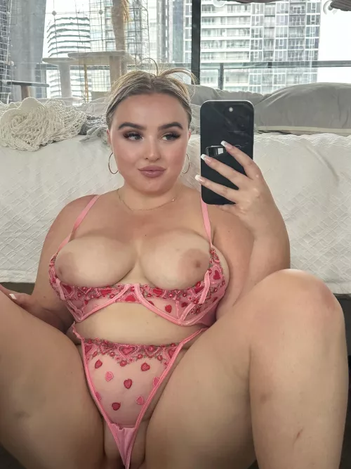 A comfortable position to get kissed by itstayrose