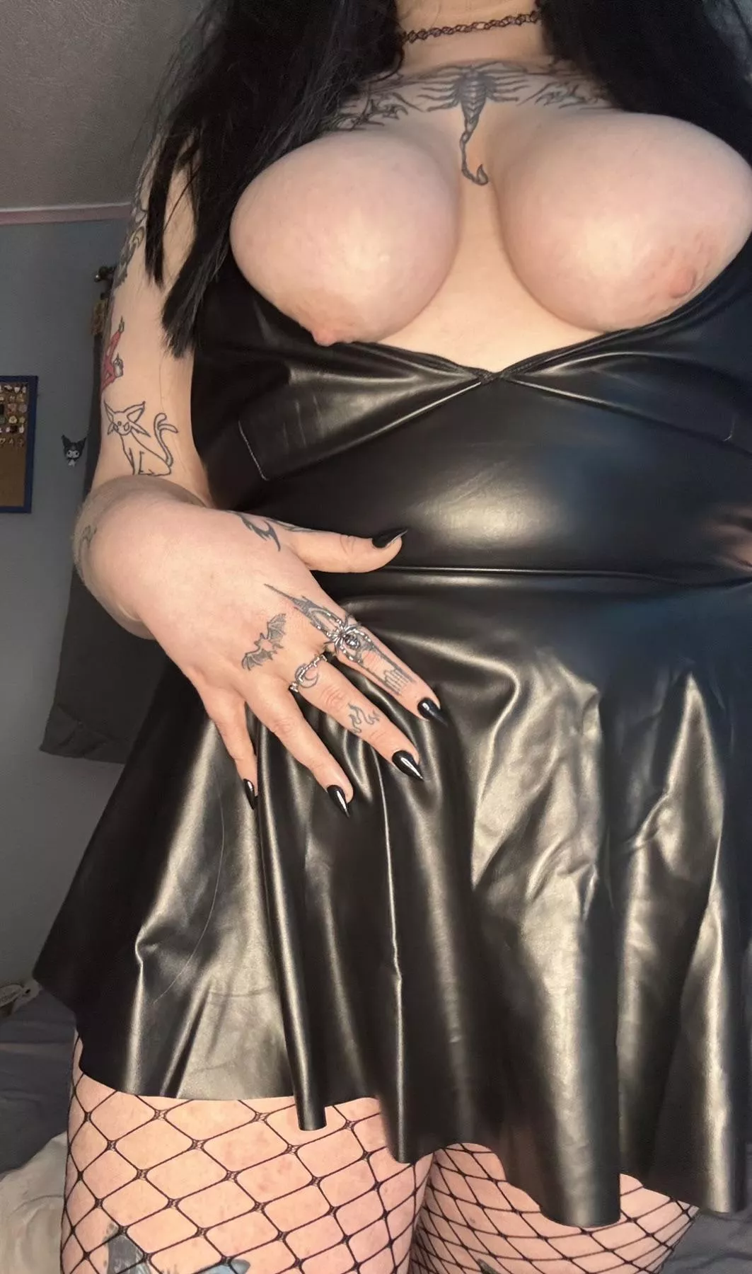 Am I taller or shorter than you? I’m 6ft tall  posted by Gothmom030