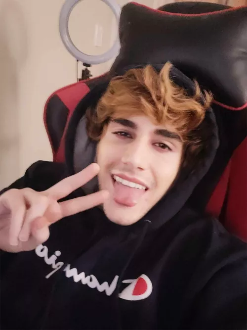 anyone playing helldivers 2 rn? by Then_Debt7778