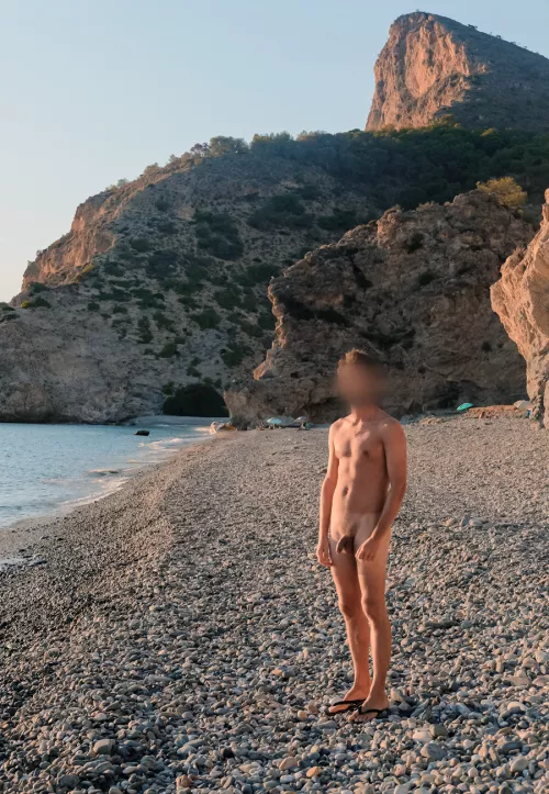 at the beach by shindesakou