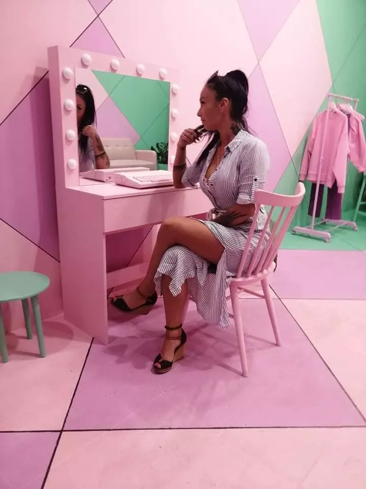 Cutie in pink posted by Beautiful-Spare8090