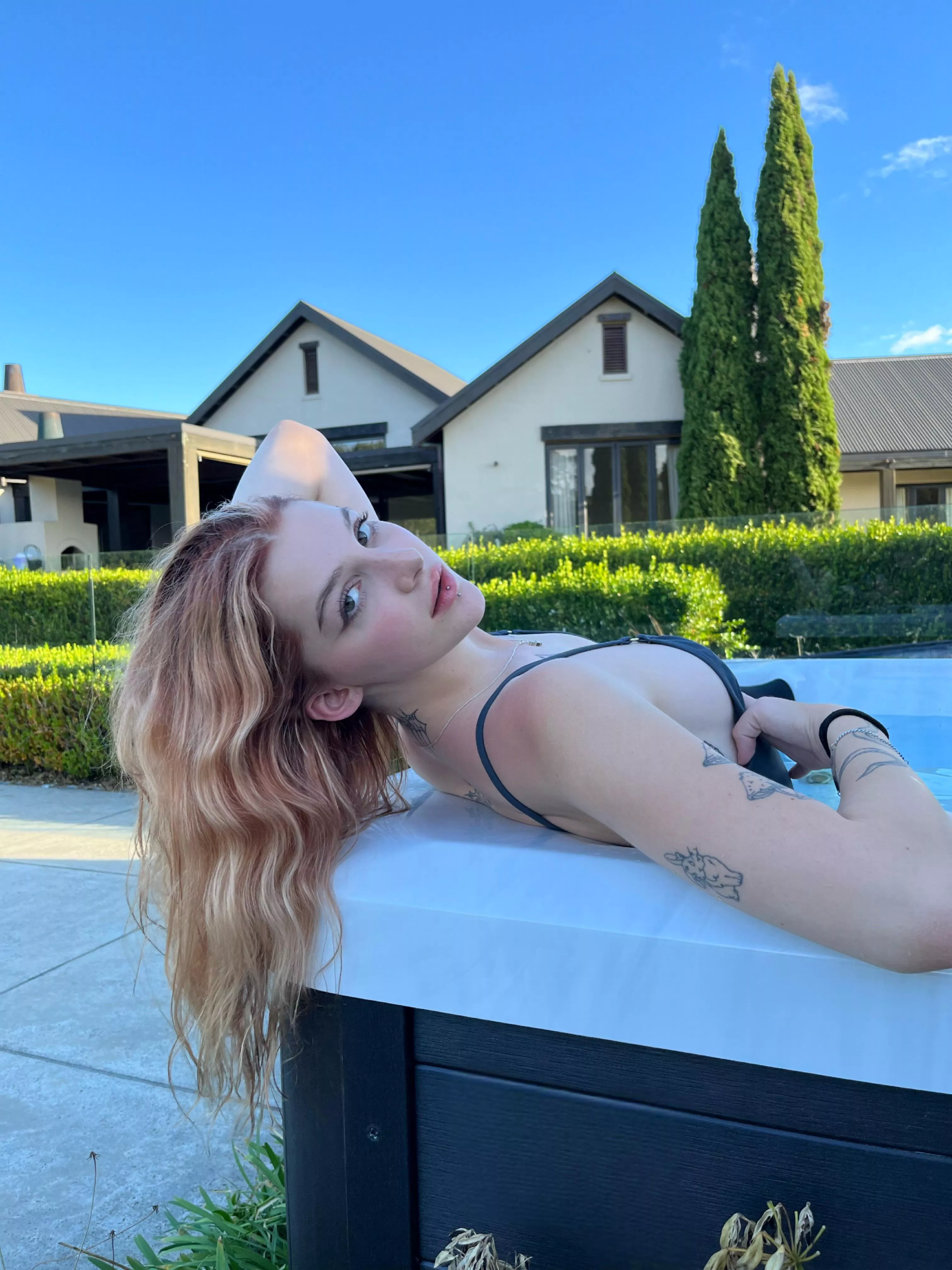 do you like side boob x posted by ffreyareyy