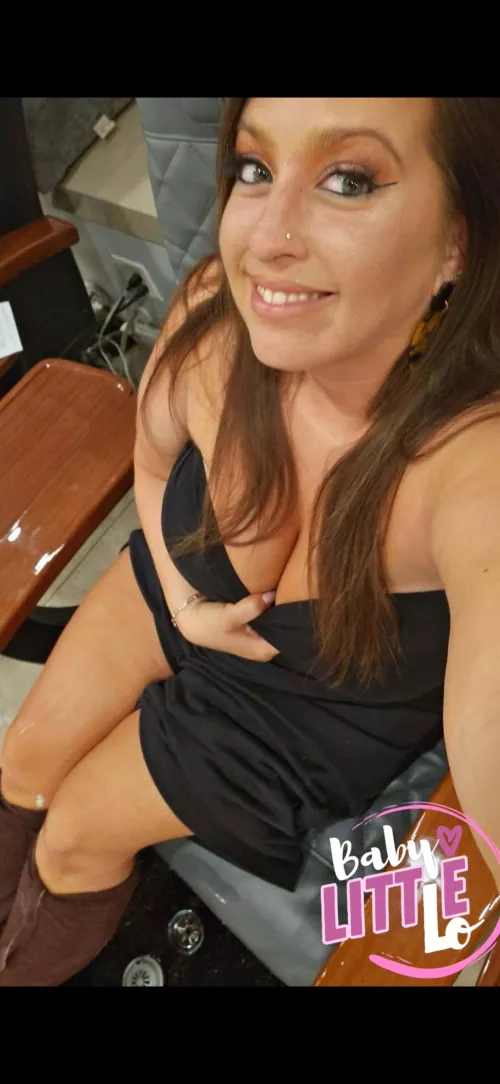 Hang out at the spa with me  by Babylittlelo