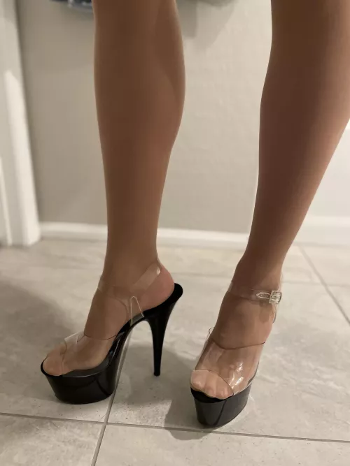Heels & Pantyhose by PantyhoseKendra