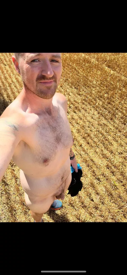 Hi, in uk midlands. Trying to find fellow nudists who will help bring some confidence so i can go to events socially and even the beach. Currently just spend it at home or in fields by where i live by Midlandguy1991
