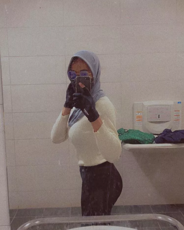 Hijab sissy for little adventure? Got some naughty hands on the bus back home after class posted by Eve-need-rest