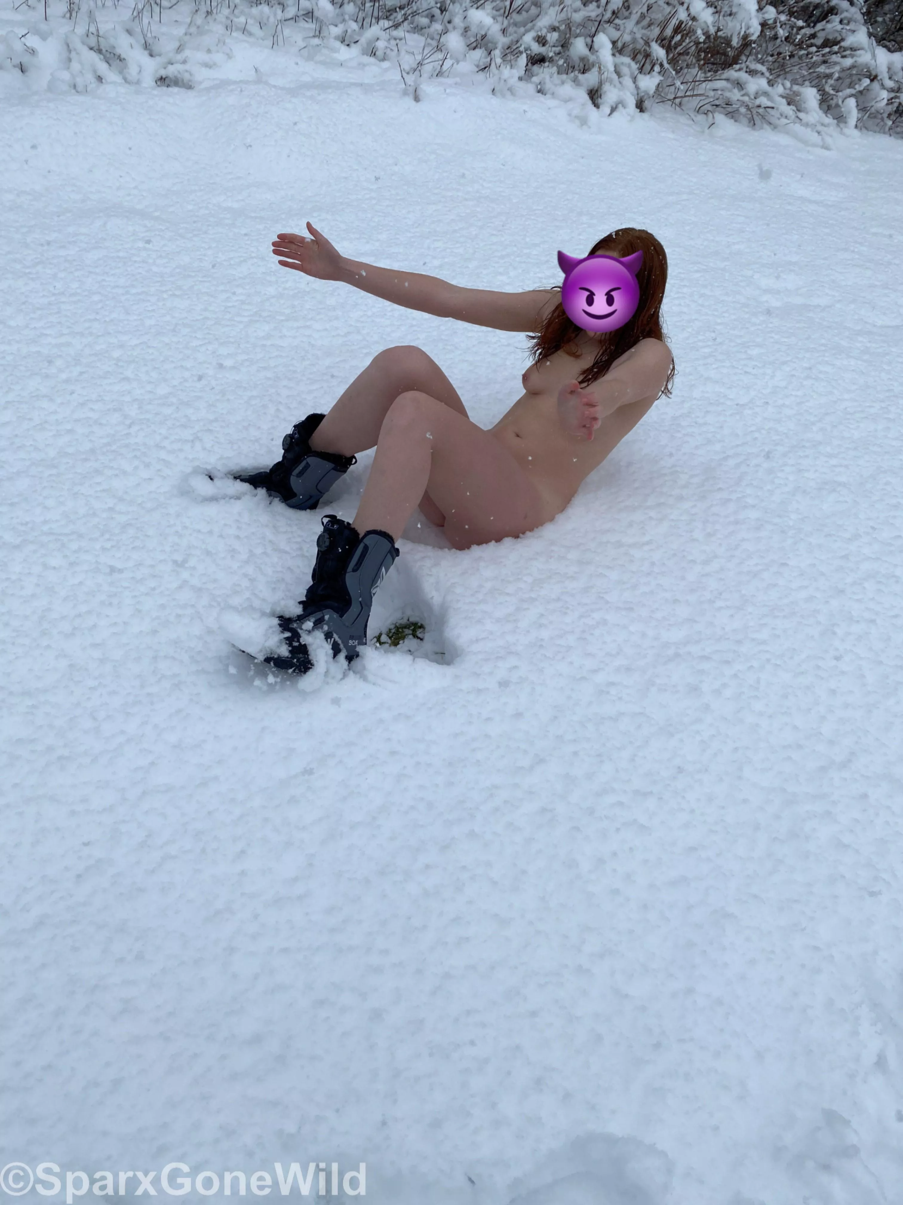 I love the snow! posted by sparxgonewild