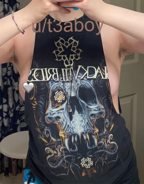 i 🧡 this shirt by t3aboy