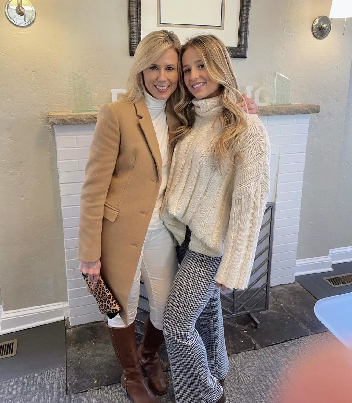 Mother daughter [2] posted by cumbropro