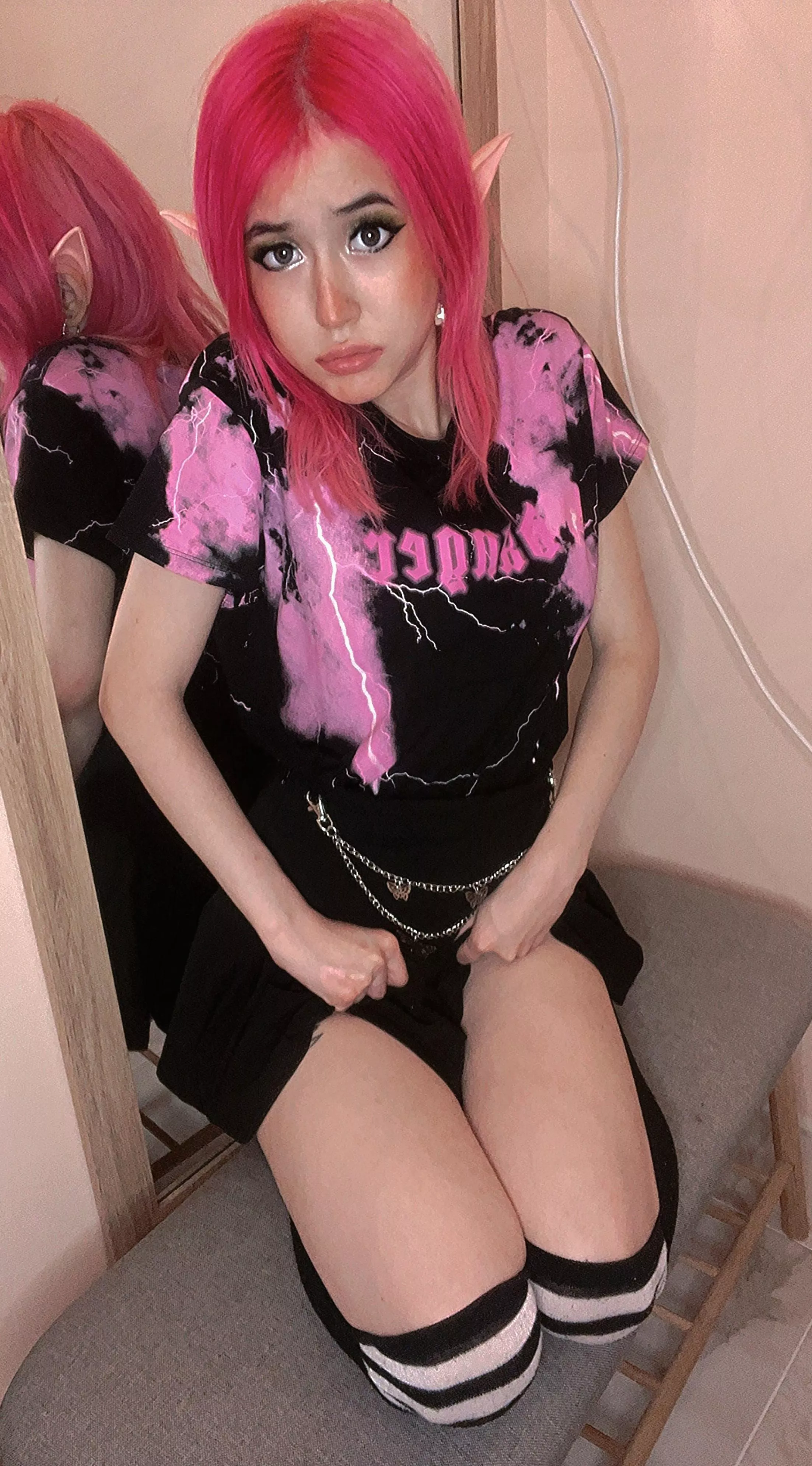 My backside is begging for your firm touch and a good spanking posted by ykisao