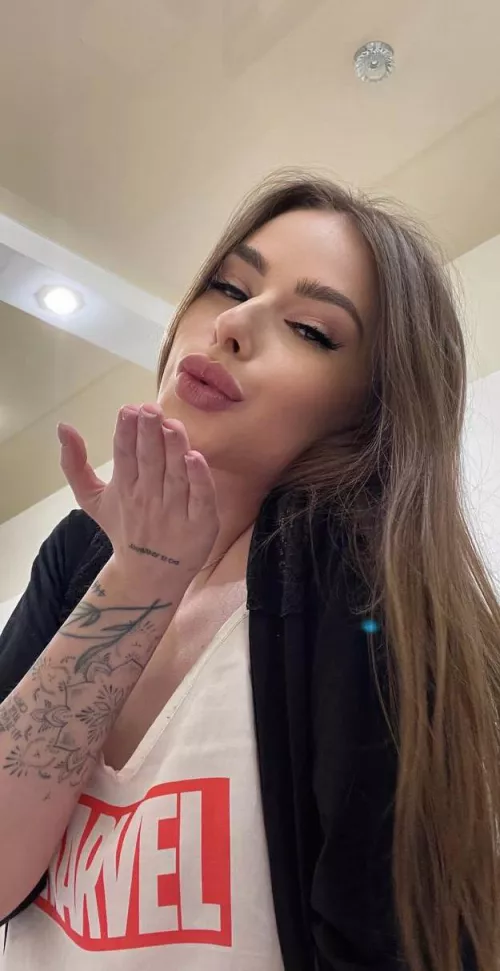 Pussy is washed and ready to be licked by Existing-Arachnid-92