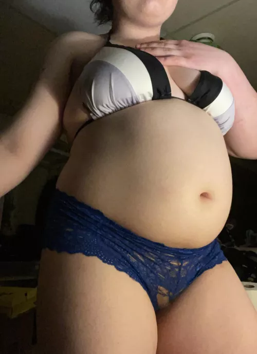 Results of last nights McDonald’s stuffing💕💕 now what should I eat today?? by Growinboi