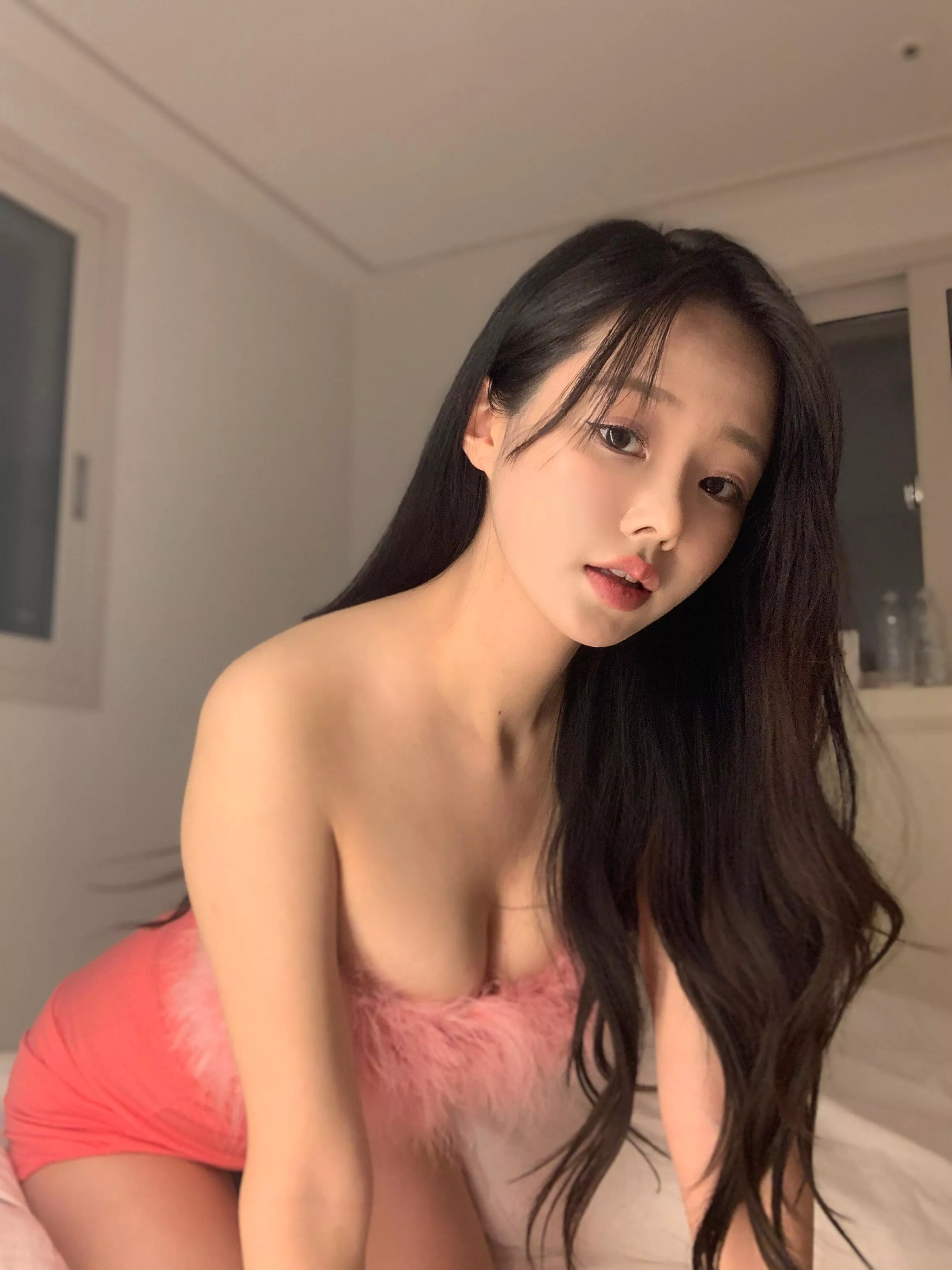 Say a quick word about my tiny breasts 🙈 posted by xoo_Chloe