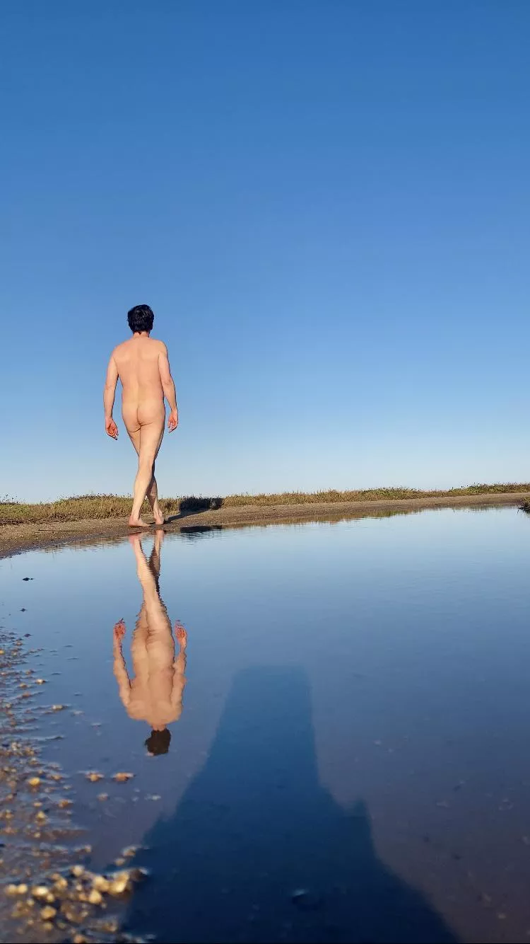 Skin and sky posted by ArtPlusSex