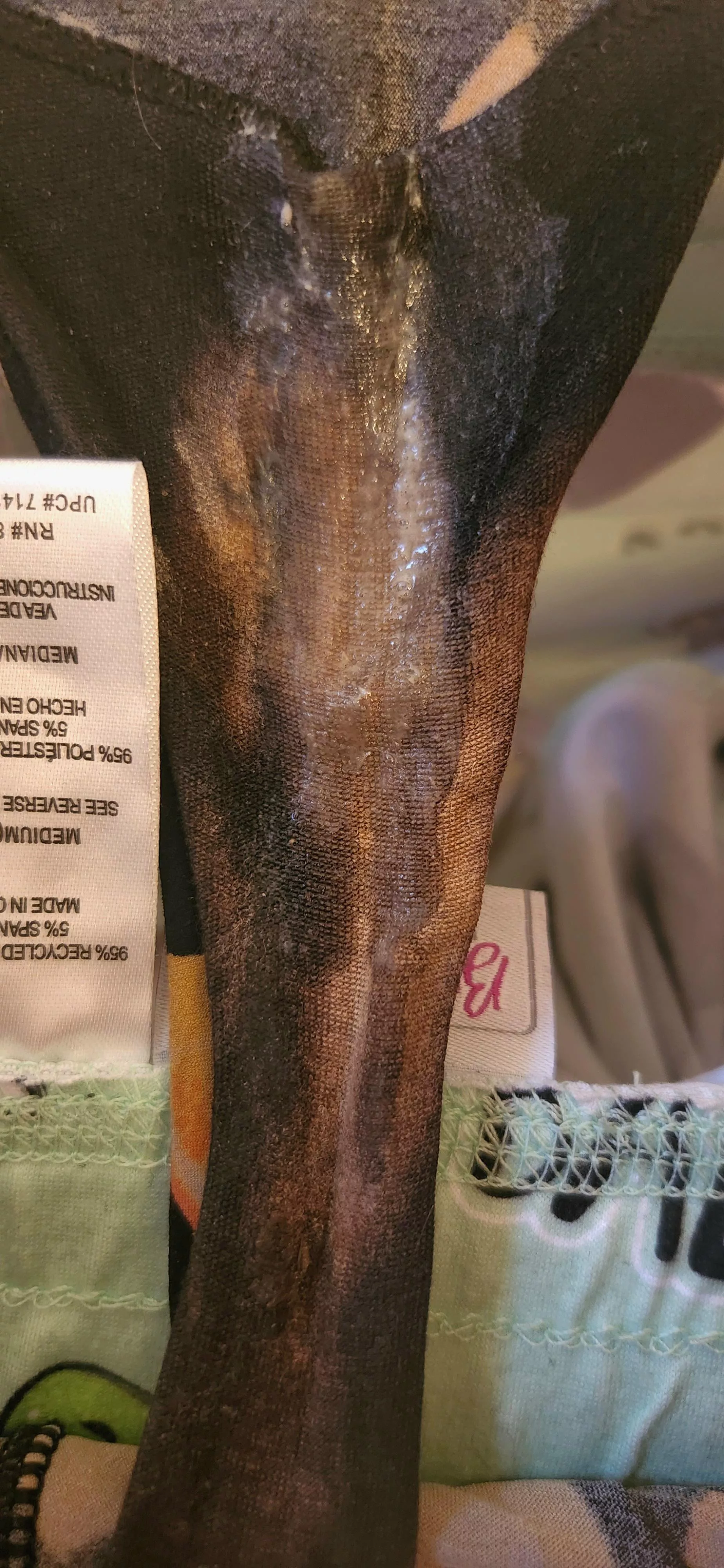 Stained and wet all in one😋 posted by babigiraffe