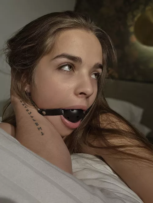 There are two ways to gag a girl, the one I have now and the other way I don't know [F] by FATA_M0RGANA