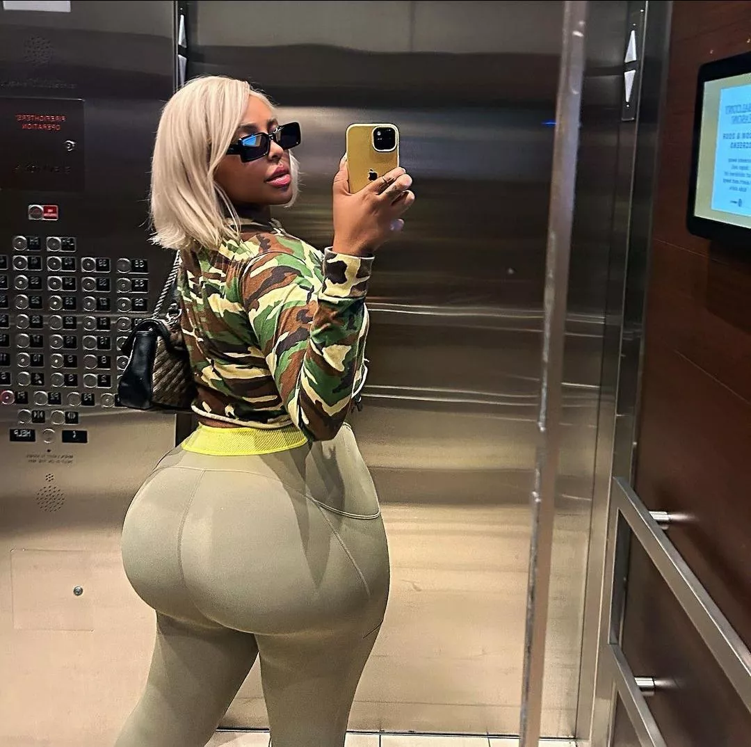 Thick Pt. 2 posted by ItsAlvinJohnson