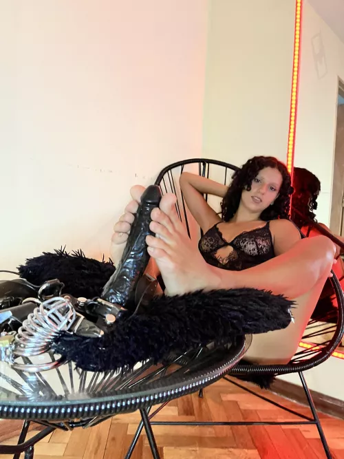 Today we are going to use the BBC that makes you scream by Domme_sexsiren