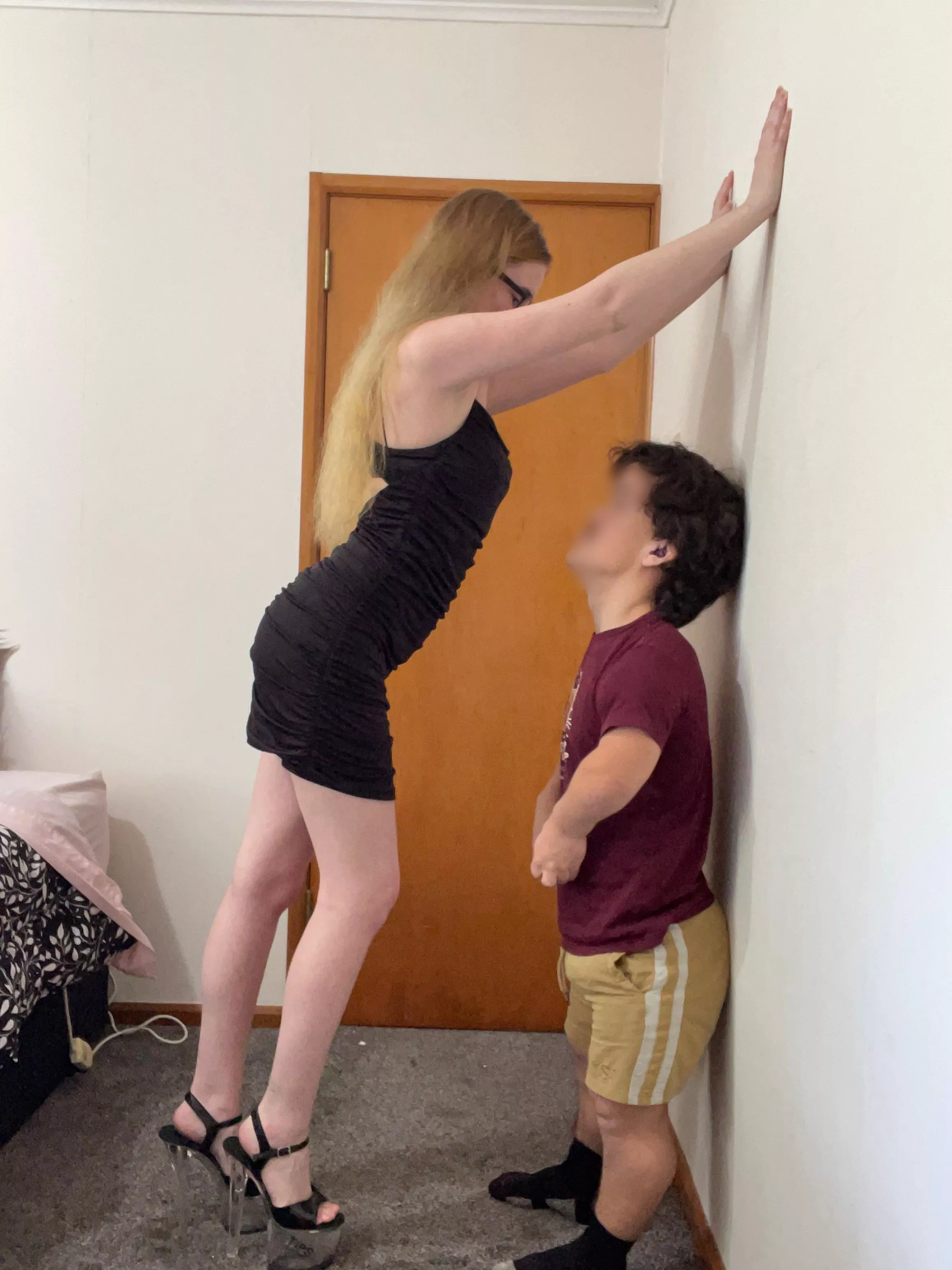 Where are my freaks at  posted by IsabelleV97