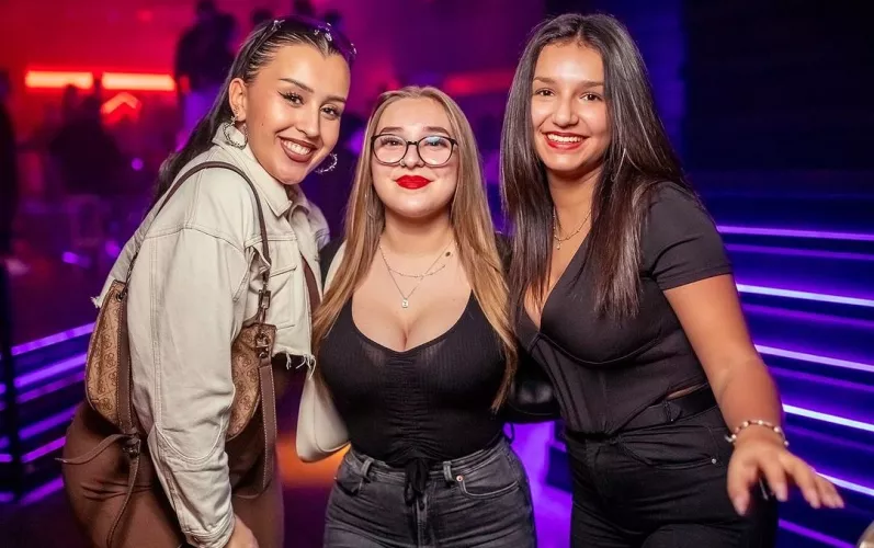 Which one? by ledegg