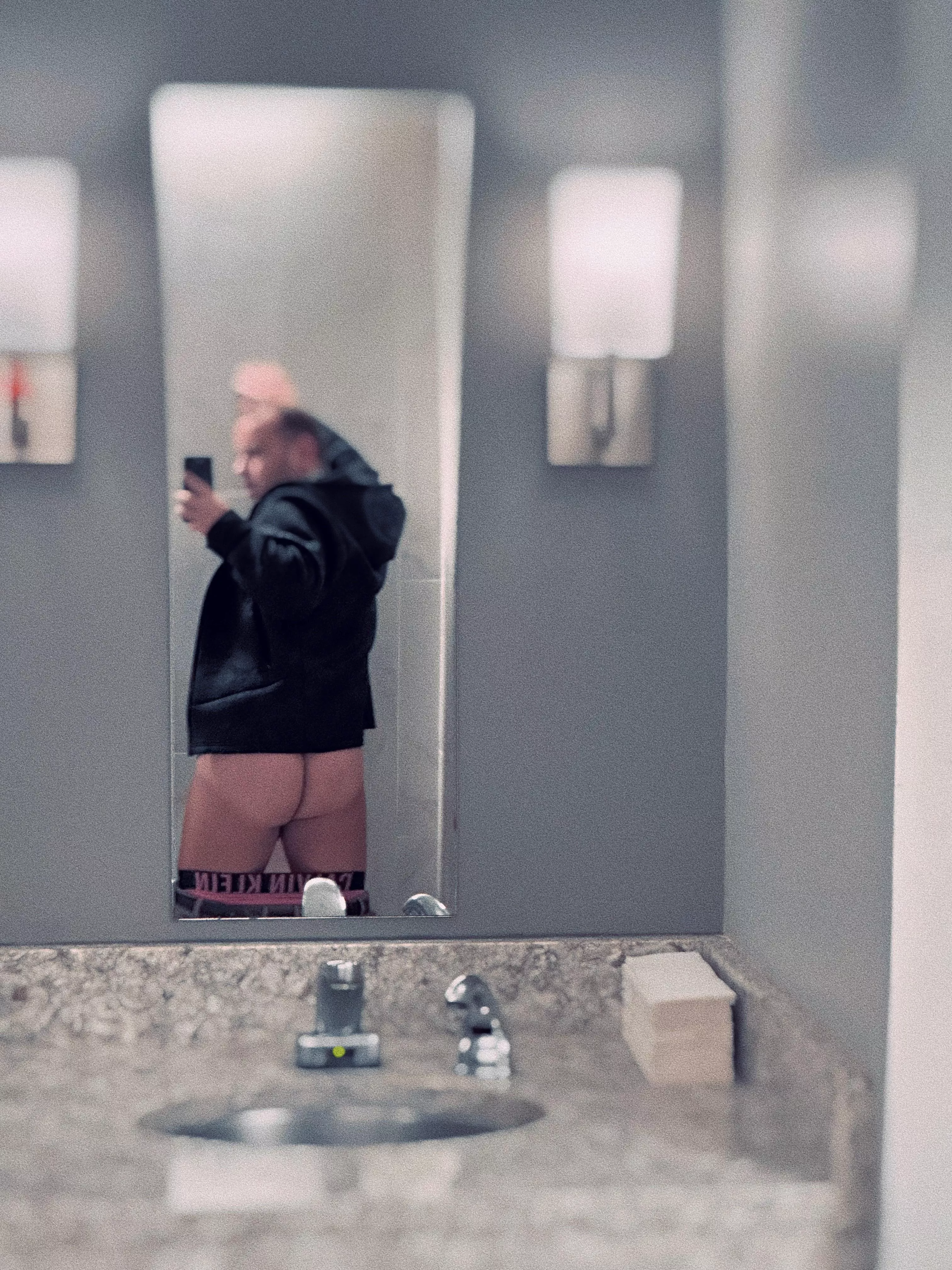 Working the office bathroom posted by TannerXCruz