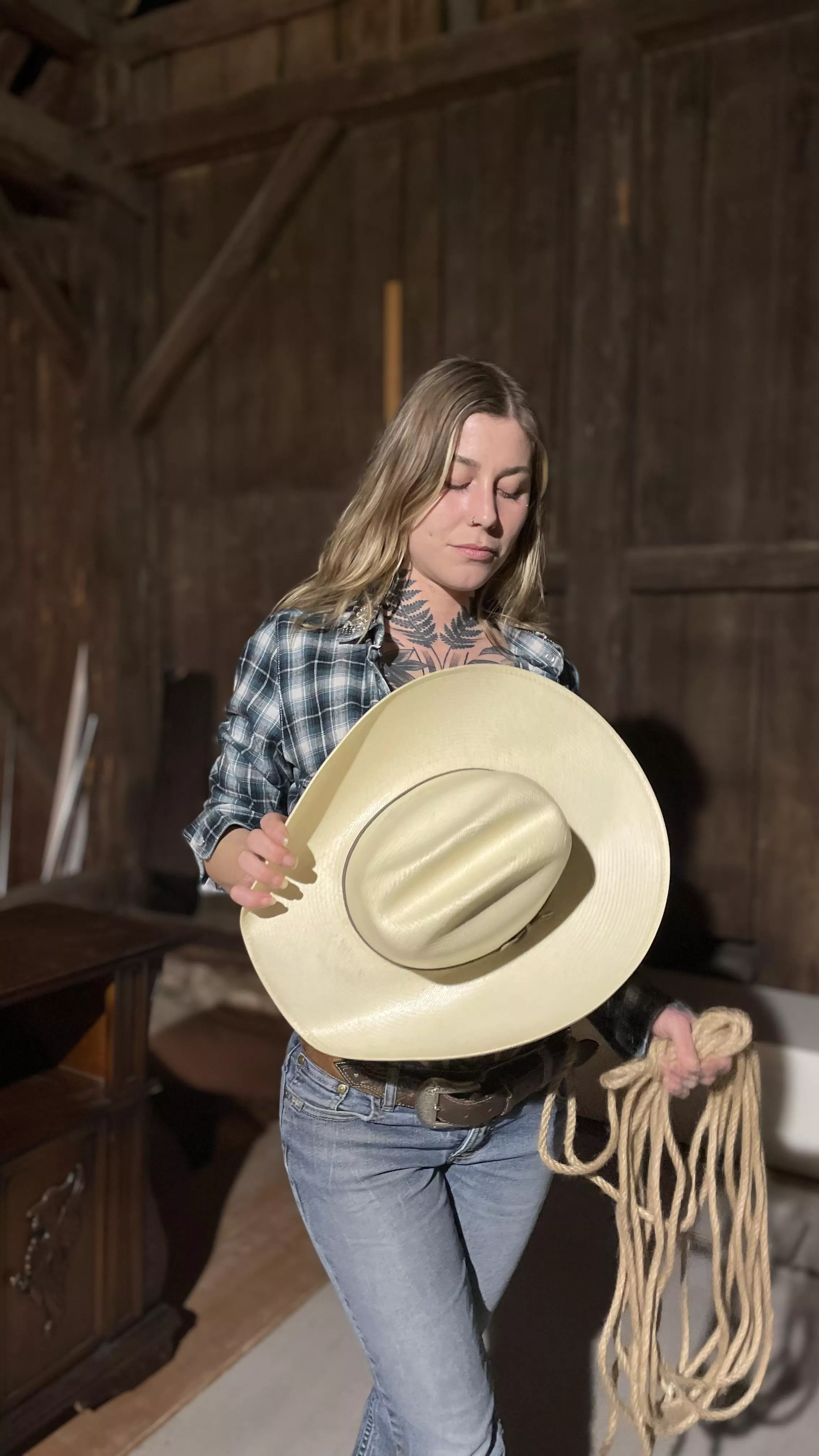 Your new fav country blonde  posted by Solunasun