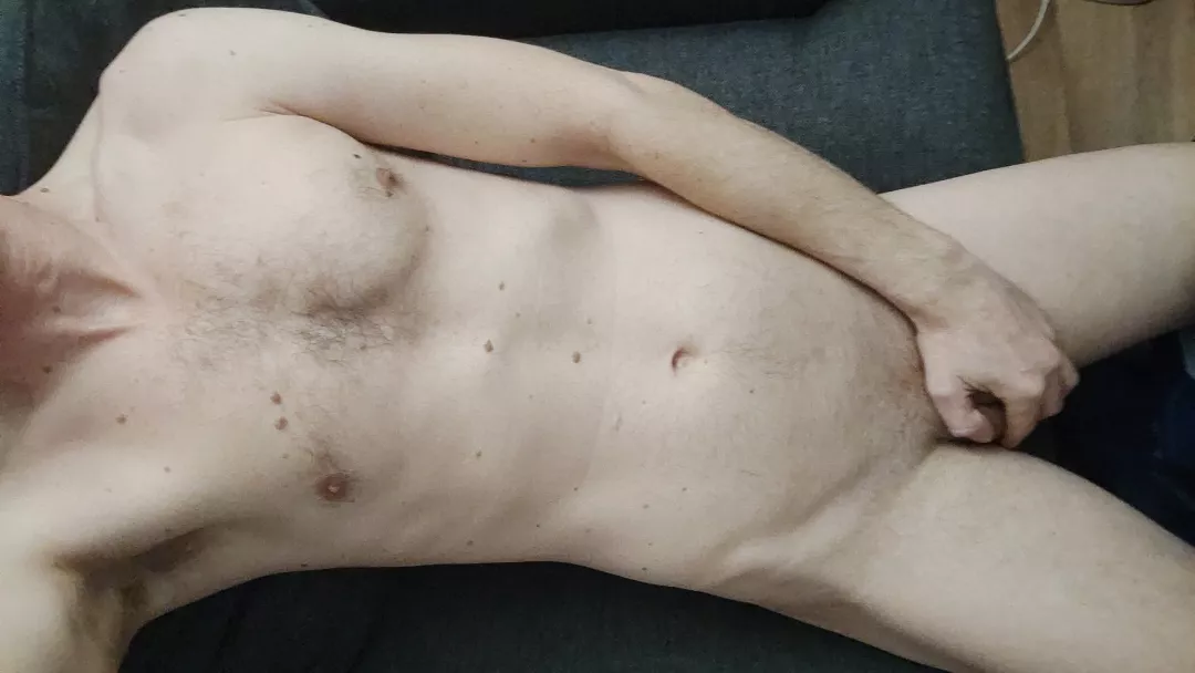 39m dad. BWC. Looking for younger slim twink jerkbro for trade. Sc janmiraj39  posted by web102sub