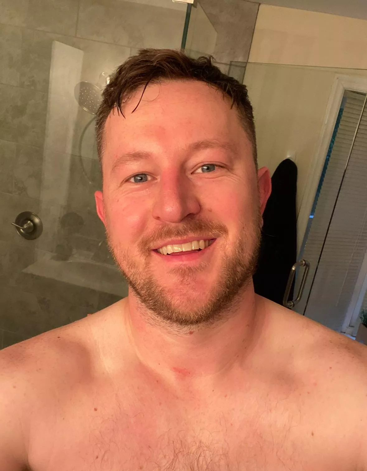 A dad smile for y’all posted by TallHandsomeDad38