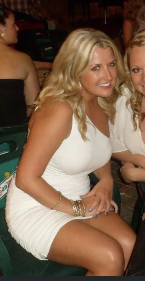 BEAUTIFUL busty blonde by CumbrianStunners