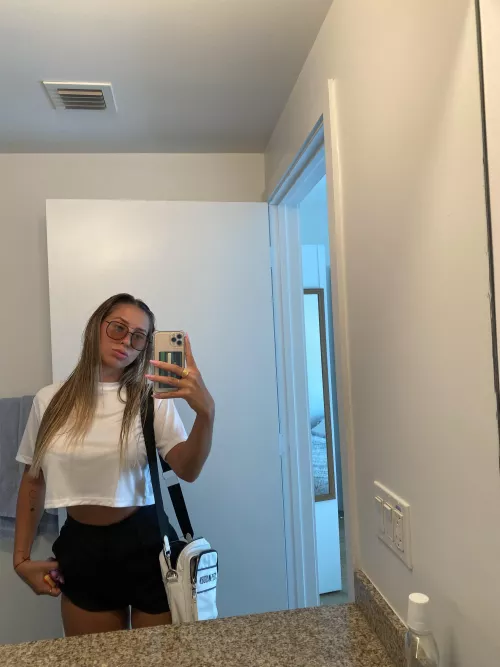 Black n White by lazycontractor