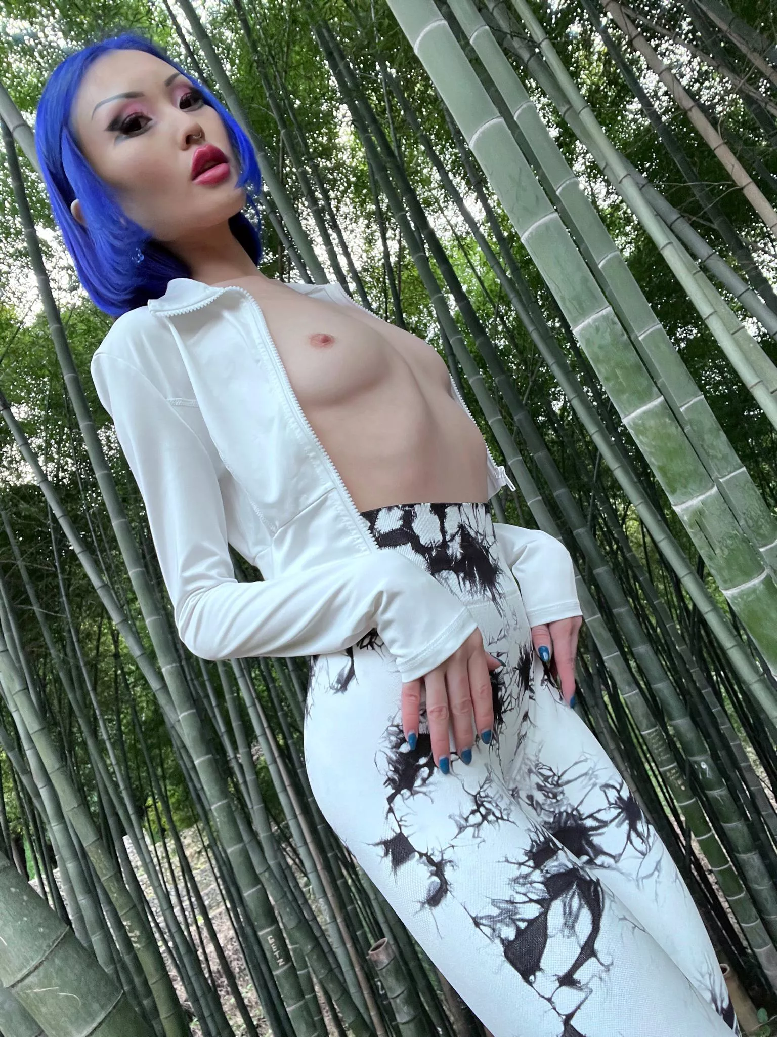 blending in with the area posted by miukikandeee