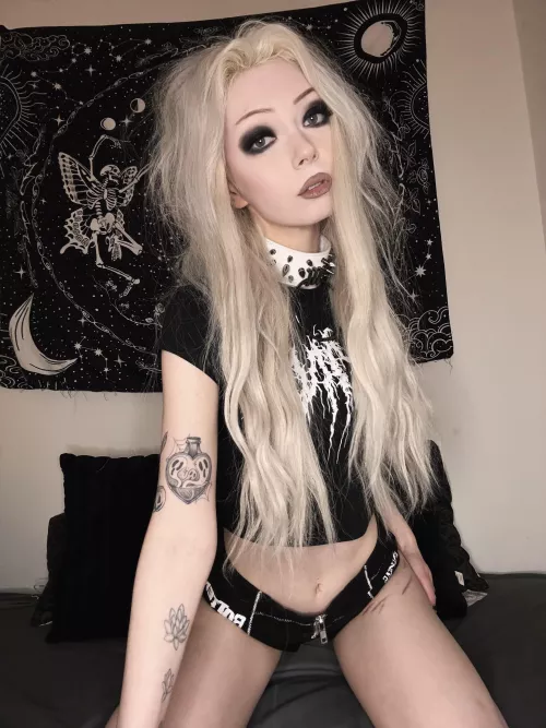 don’t you want to leash me by lucy_fairy__