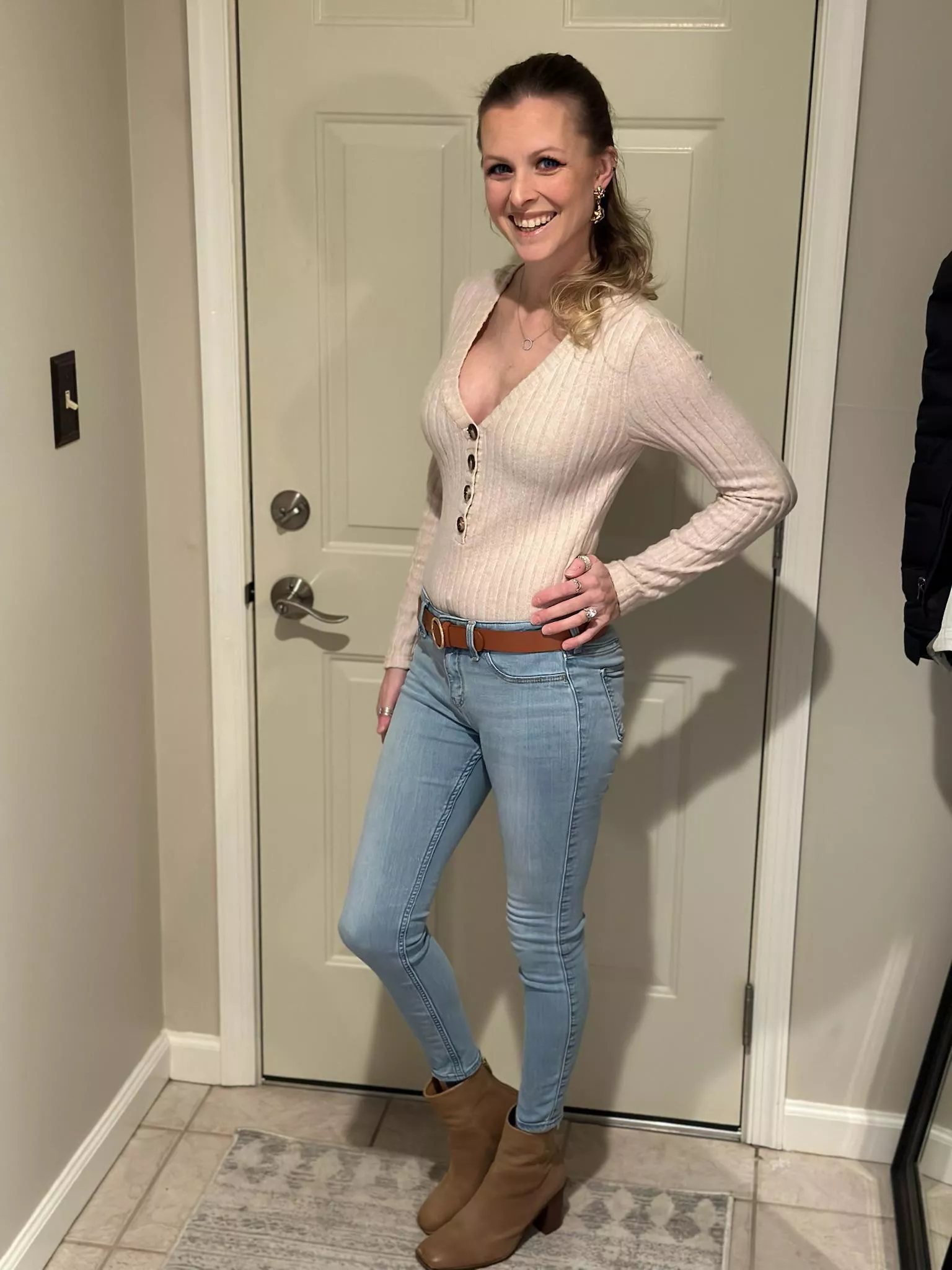 Feeling like a Milf in My Mom Jeans posted by Lily_Devyne