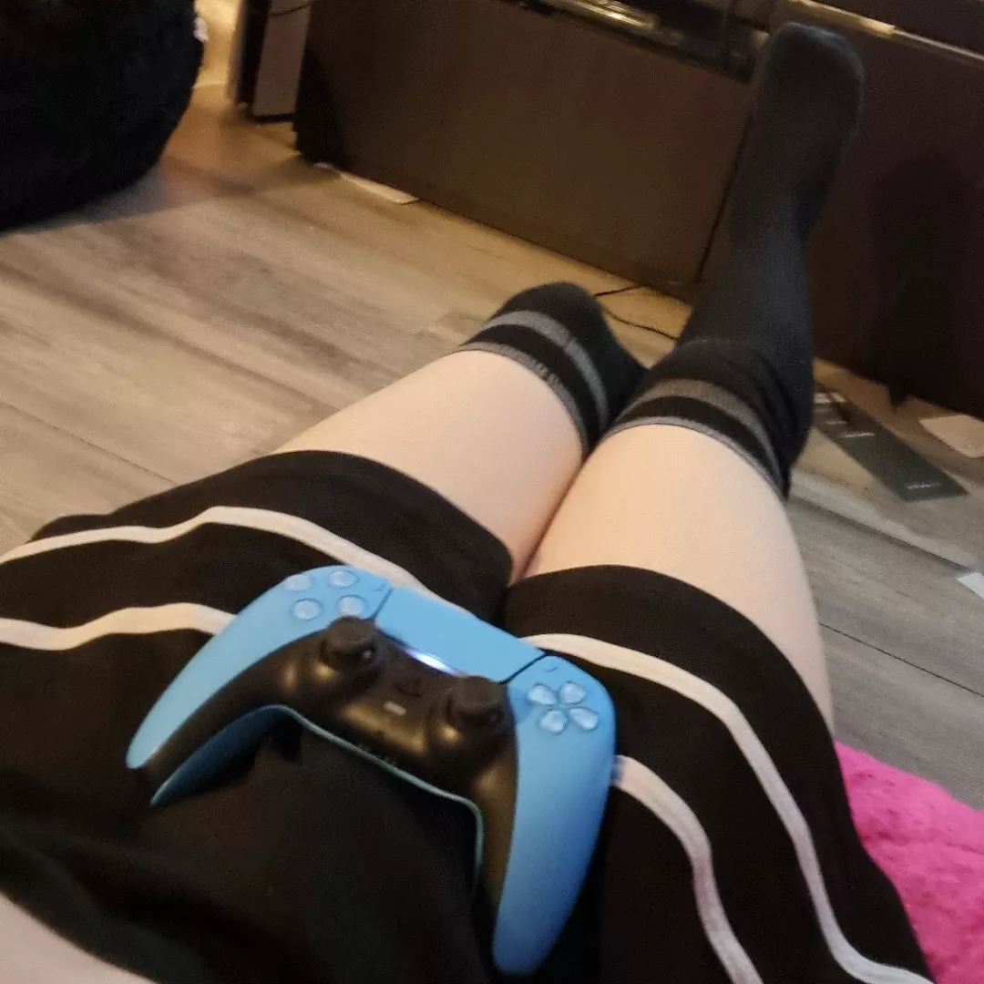 gaming ❤️  posted by meowsnyaa