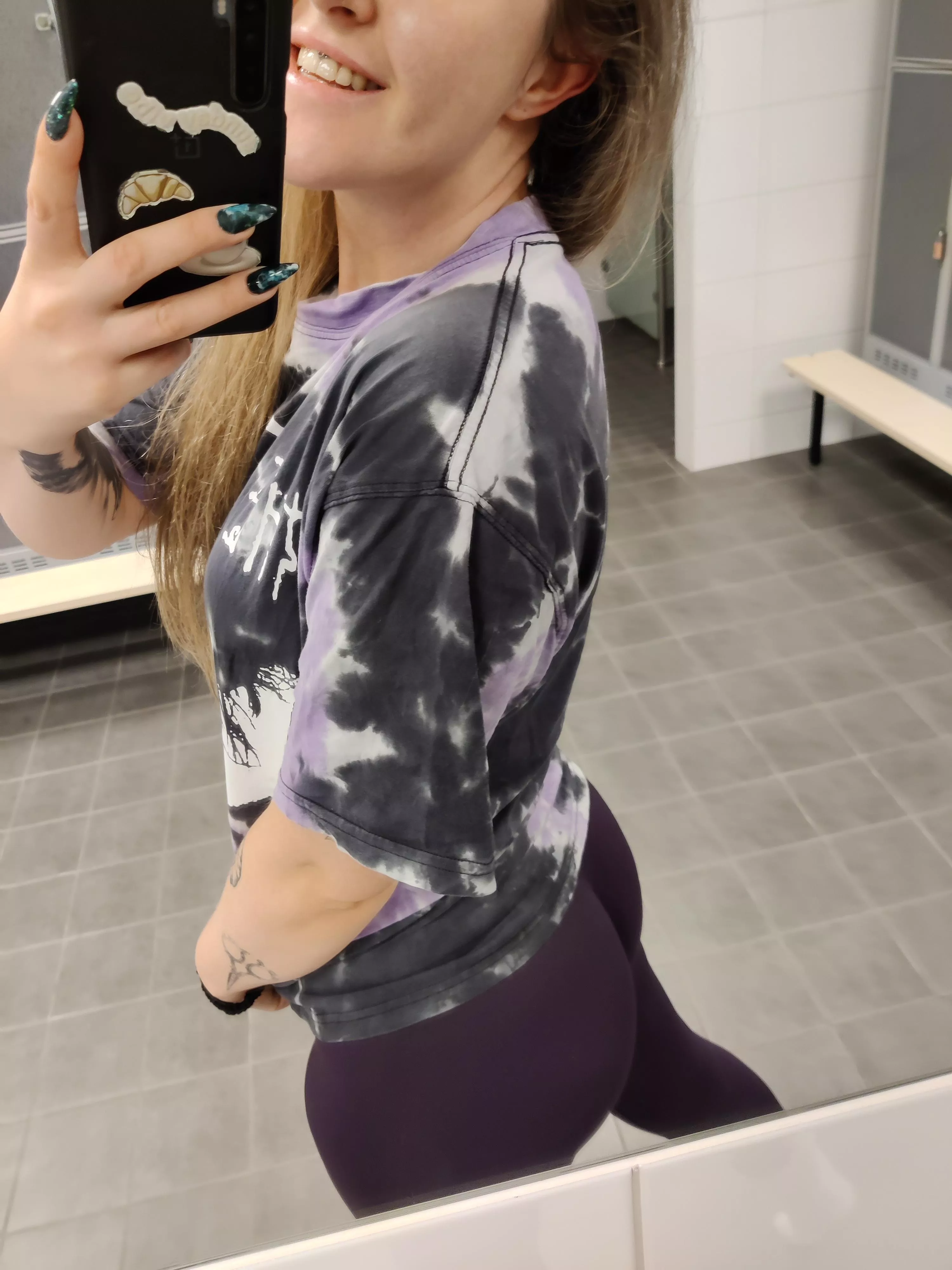 Glad fredag mina fina 🥰 posted by quite_loud9