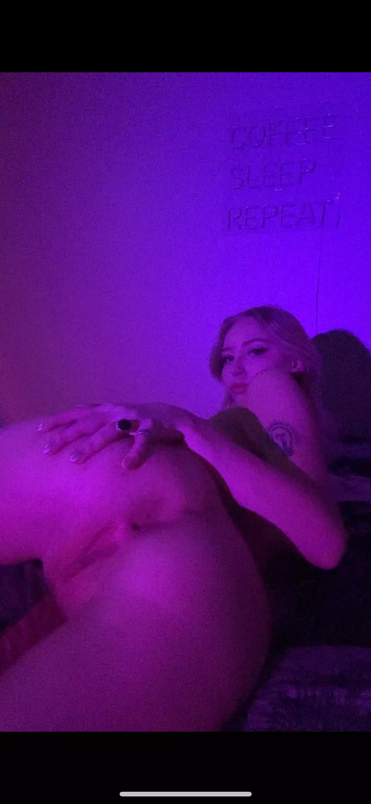 How many times do you think you could go all out with me? posted by Donna_Snow