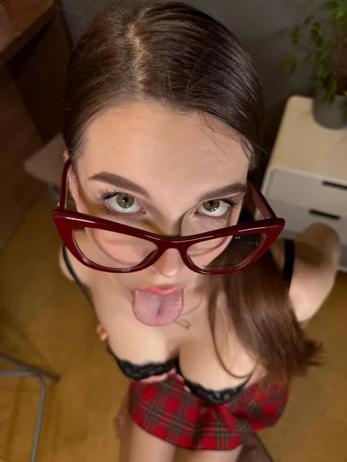 I'm waiting for your sperm right now by glossygloves