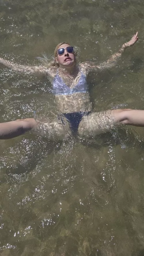 Is that a real-life starfish? Photoshoot fail by YourKinkyFantasy