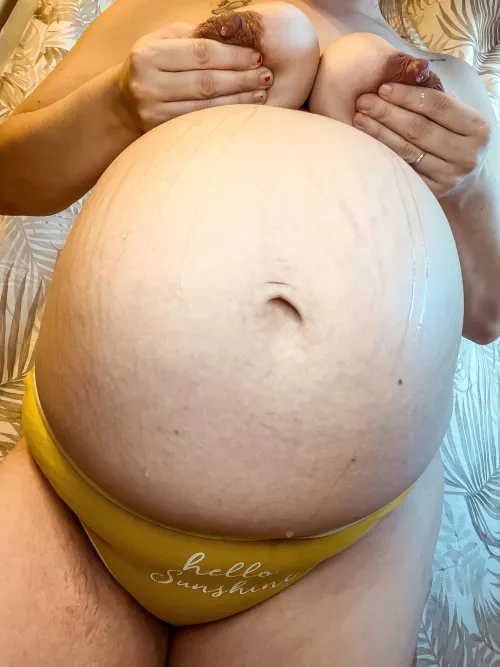 It’s my LAST week being [pregnant]. Enjoy it while you still can by ekywhore__xo