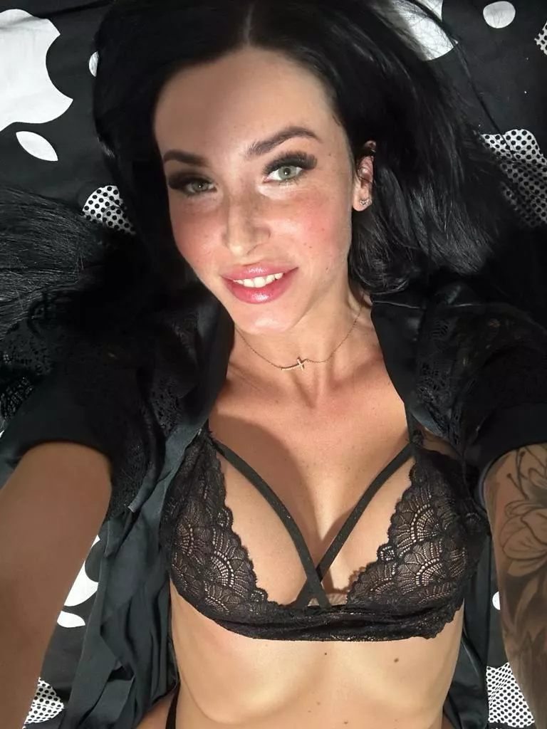 Little cross on my neck posted by harpesun875