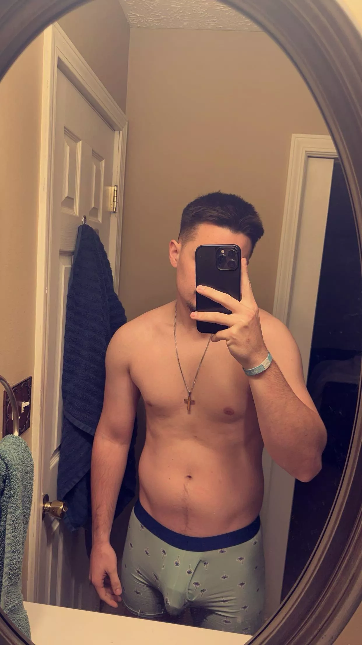 make my friday better by messaging me :) posted by Great-Pressure-223