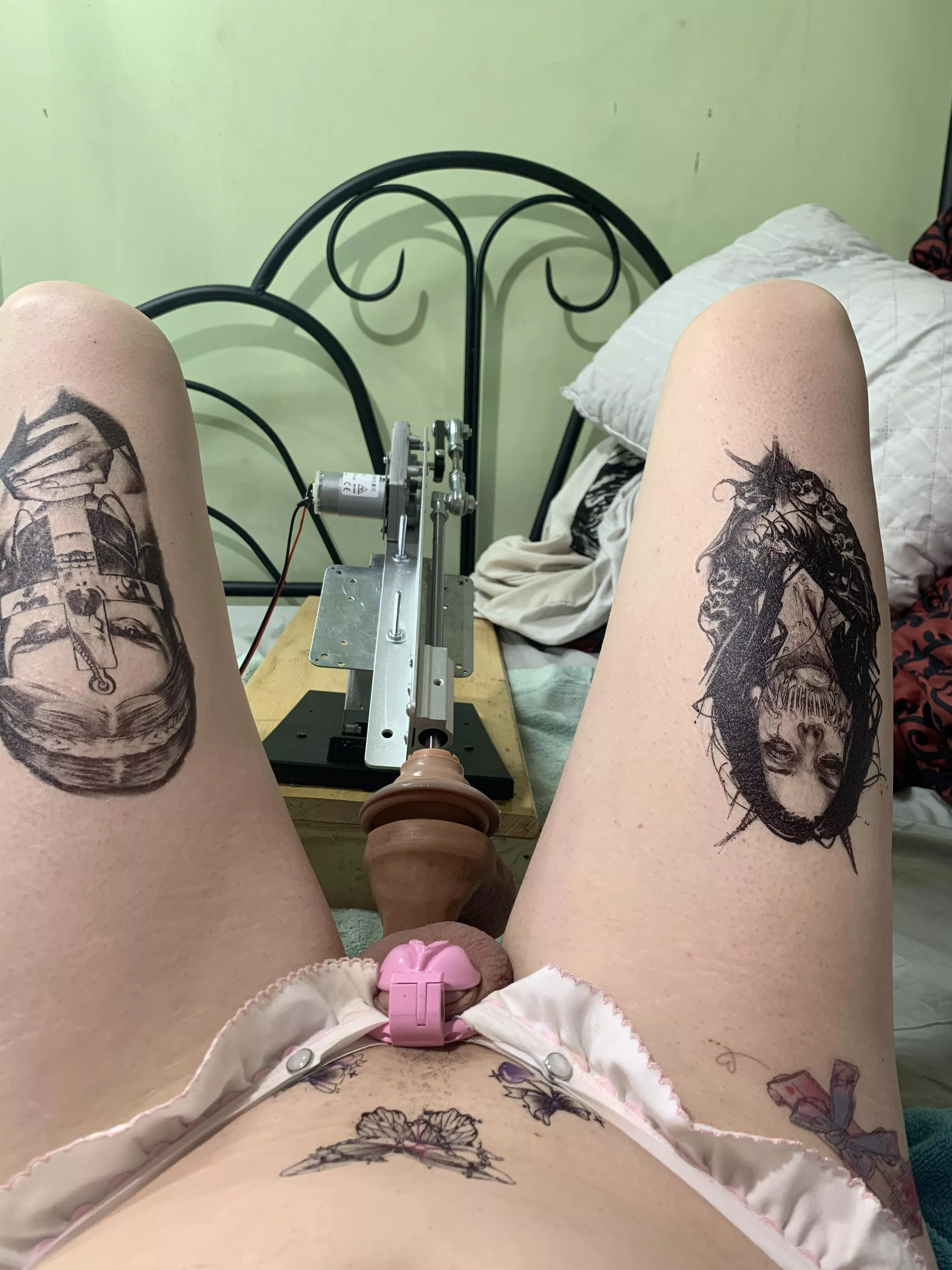 One small thrust for a machine makes one more sissy ready for mankind 🍆🖤 posted by Psychological_Wear58