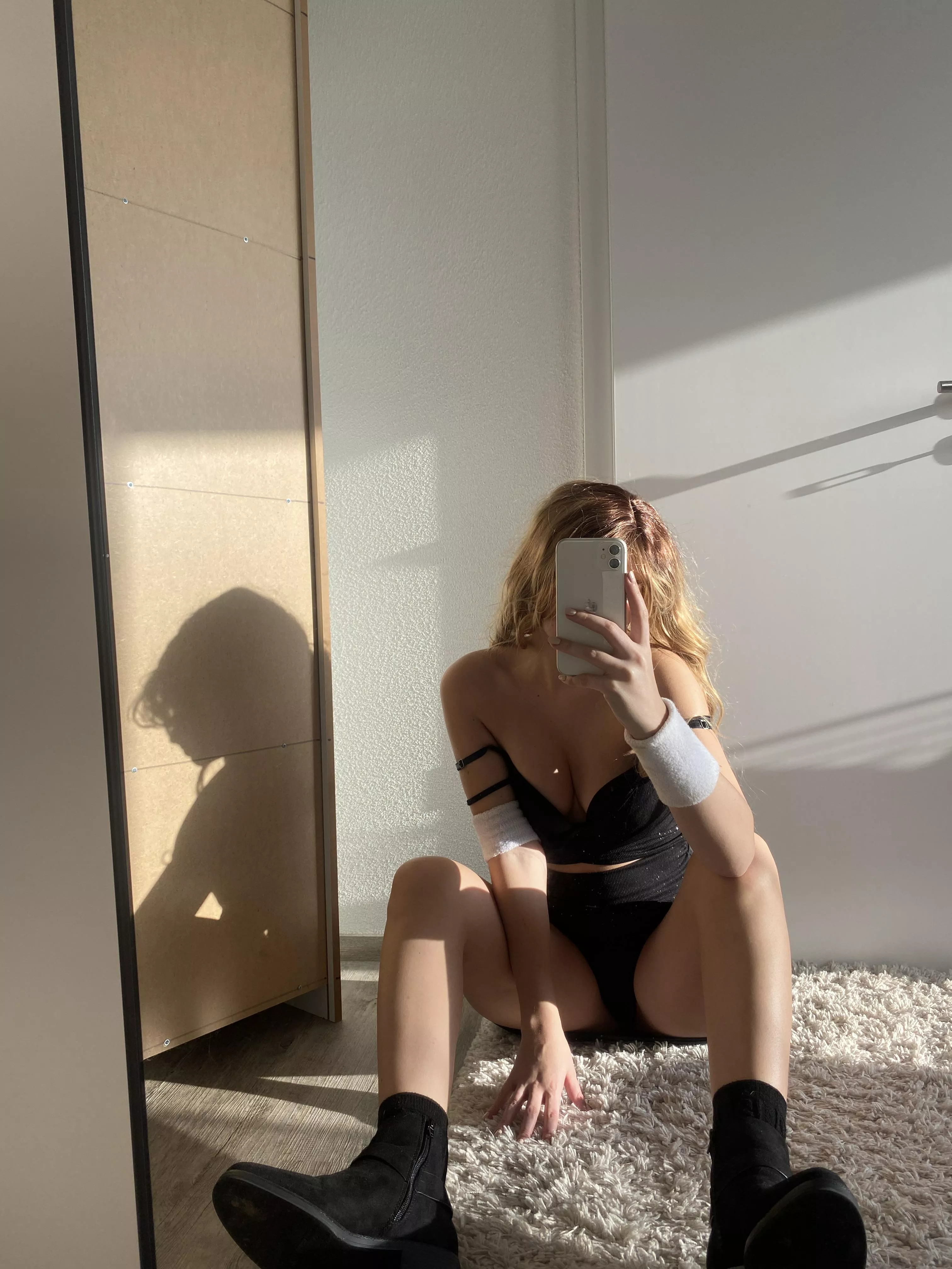 Ready to kiss my shoes posted by rustyblade74