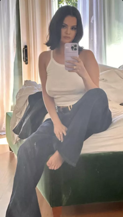 Selena Gomez by Commercial-Key949