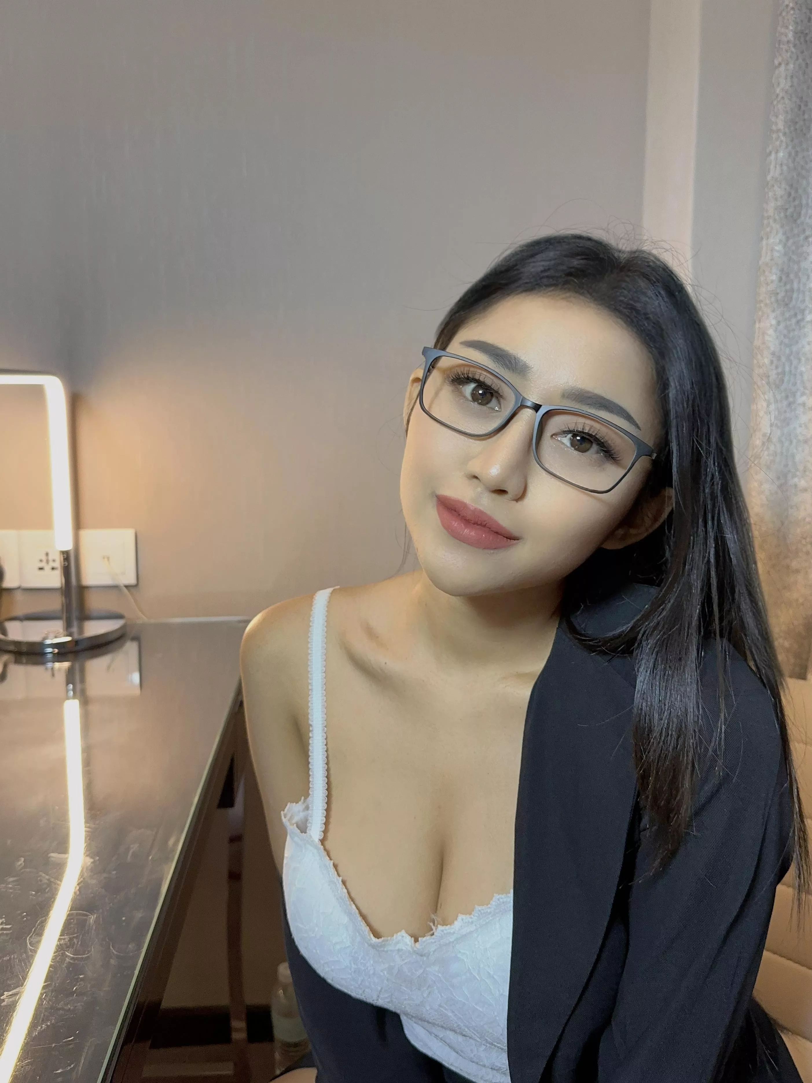 TGIF, Happy Friday everyone posted by itsserin