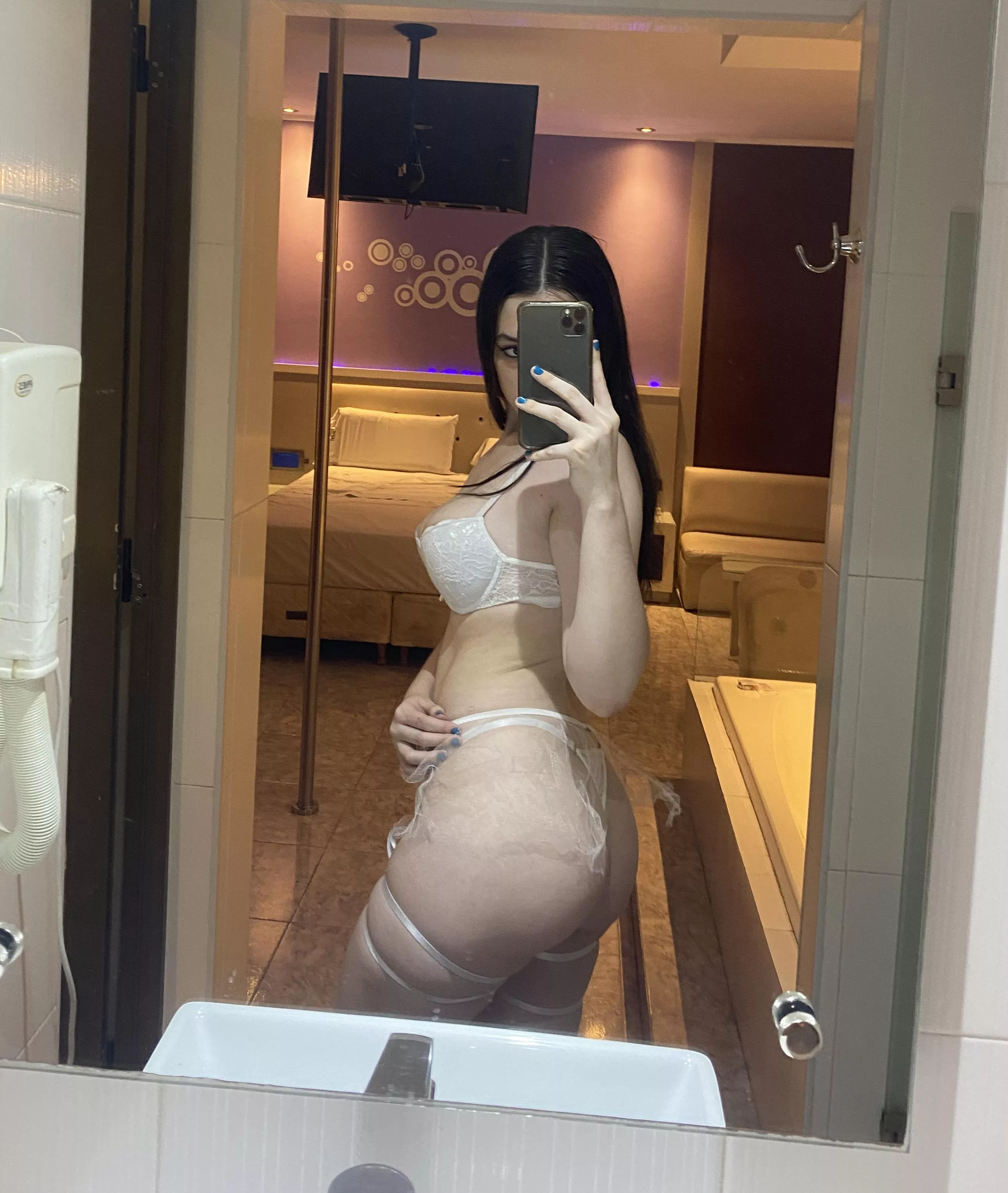 this beautiful ass can be in your face posted by Cutee_Queen