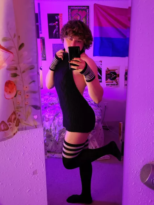 This is what happens to boys who never skip leg day  by OneSchmeanBean