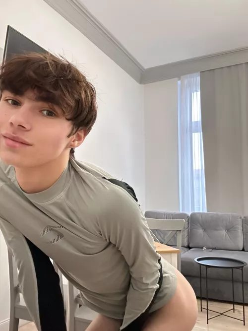 what would you do if me (125lbs) bend like that in front of you? by Strange-Teach1255